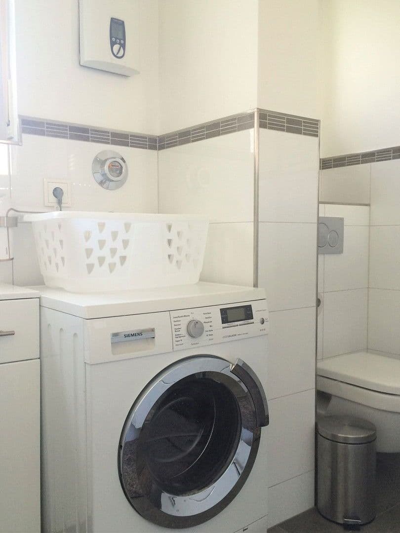 Pronájem bytu 3+1 86 m², Carl-Reiss-Platz17, Mannheim, Bádensko-Württembersko Pronájem bytu 3+1 86 m², Carl-Reiss-Platz17, Mannheim, Bádensko-Württembersko