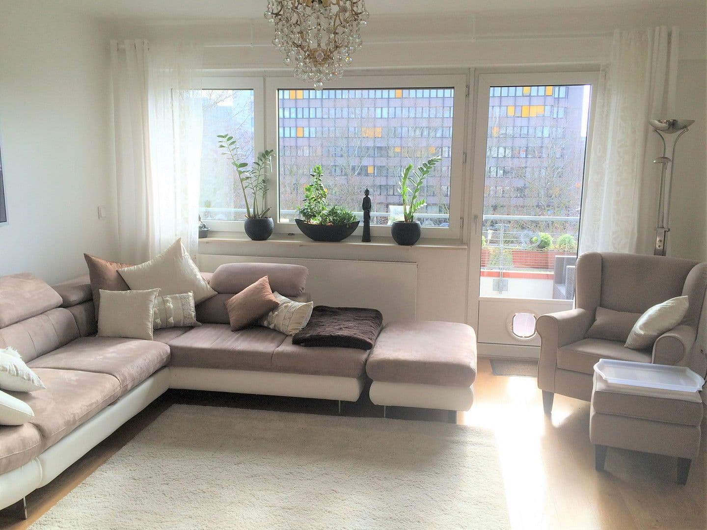 Pronájem bytu 3+1 86 m², Carl-Reiss-Platz17, Mannheim, Bádensko-Württembersko Pronájem bytu 3+1 86 m², Carl-Reiss-Platz17, Mannheim, Bádensko-Württembersko