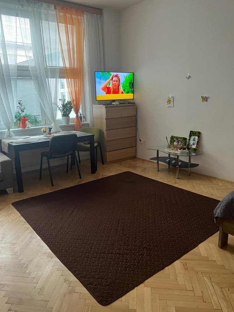 Pronájem bytu 2+1 70 m², Dolní náměstí, Olomouc, Olomoucký kraj Pronájem bytu 2+1 70 m², Dolní náměstí, Olomouc, Olomoucký kraj
