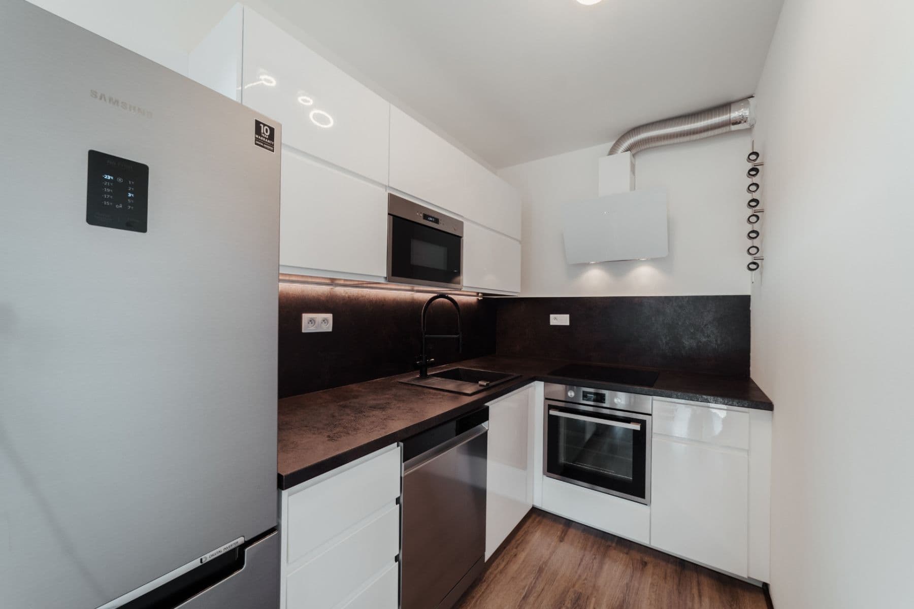 Pronájem bytu 2+kk 63 m², Škrábkových, Praha, Praha Pronájem bytu 2+kk 63 m², Škrábkových, Praha, Praha