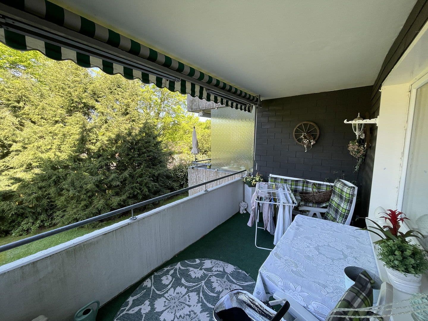 Pronájem bytu 3+1 80 m², Otto-Brenner-Straße 142, Bielefeld, Severní Porýní-Vestfálsko Pronájem bytu 3+1 80 m², Otto-Brenner-Straße 142, Bielefeld, Severní Porýní-Vestfálsko