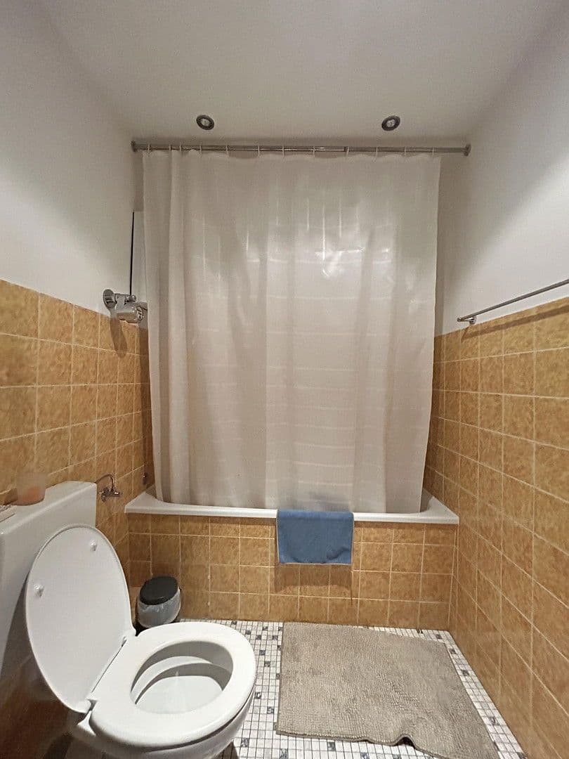 Pronájem bytu 3+1 80 m², Otto-Brenner-Straße 142, Bielefeld, Severní Porýní-Vestfálsko Pronájem bytu 3+1 80 m², Otto-Brenner-Straße 142, Bielefeld, Severní Porýní-Vestfálsko