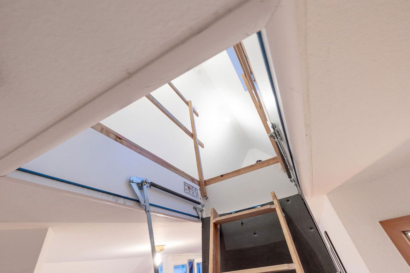 Prodej bytu 2+1 45 m², Krugstraße 9c, Hannover, Dolní Sasko Prodej bytu 2+1 45 m², Krugstraße 9c, Hannover, Dolní Sasko