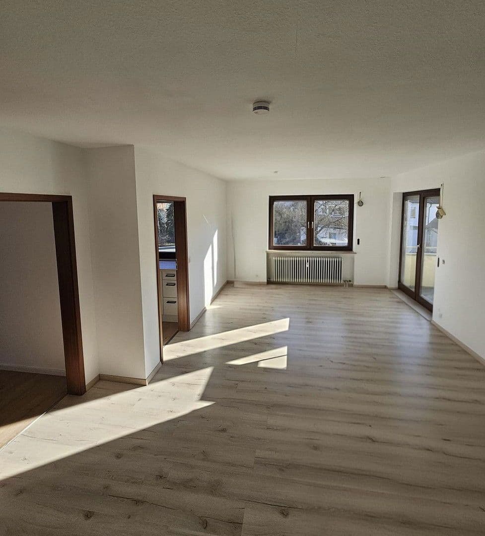 Pronájem bytu 2+1 51 m², Alte Bahnhofstr. 22, Neustadt an der Aisch, Bavorsko Pronájem bytu 2+1 51 m², Alte Bahnhofstr. 22, Neustadt an der Aisch, Bavorsko