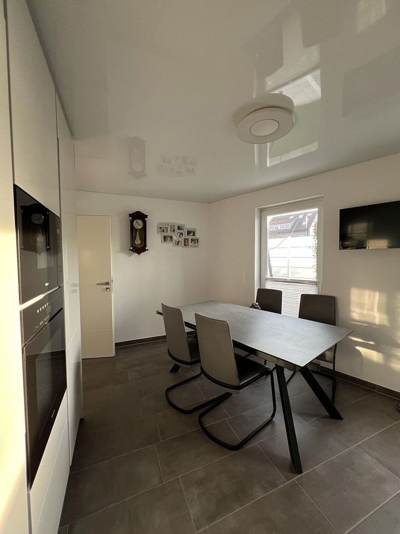 Prodej bytu 4+1 107 m², Rohrackerweg 20, Ettlingen, Bádensko-Württembersko Prodej bytu 4+1 107 m², Rohrackerweg 20, Ettlingen, Bádensko-Württembersko