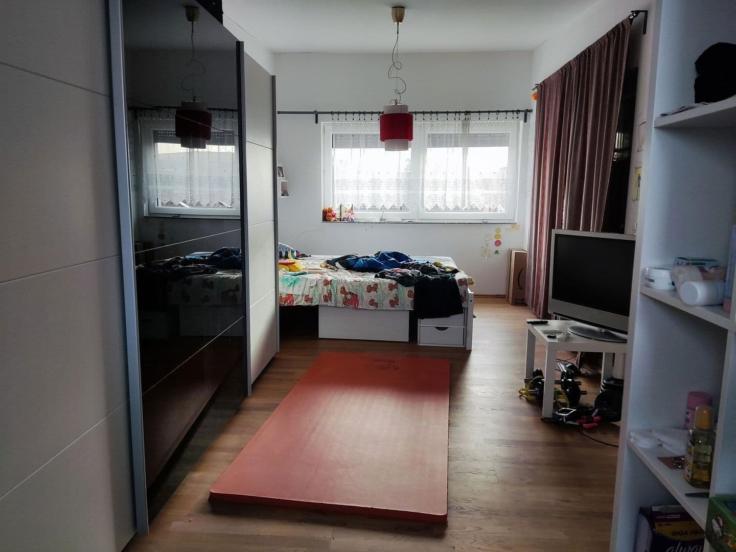 Prodej domu 130 m², pozemek 170 m², Nürnberger Straße, Zirndorf, Bavorsko Prodej domu 130 m², pozemek 170 m², Nürnberger Straße, Zirndorf, Bavorsko