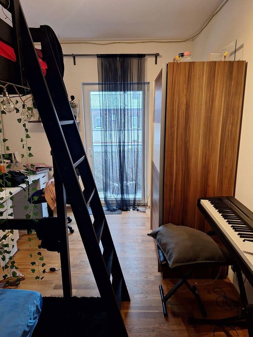 Prodej domu 130 m², pozemek 170 m², Nürnberger Straße, Zirndorf, Bavorsko Prodej domu 130 m², pozemek 170 m², Nürnberger Straße, Zirndorf, Bavorsko