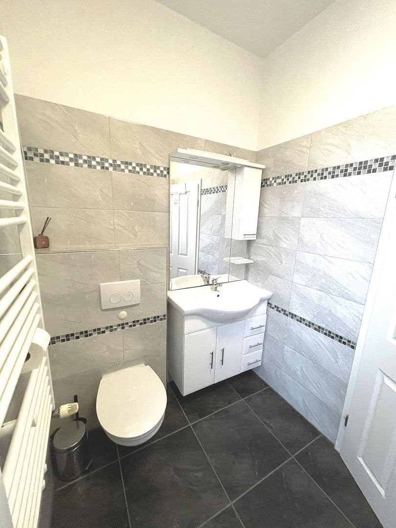 Pronájem bytu 3+1 80 m², Schleswiegerstr. 72, Wuppertal, Severní Porýní-Vestfálsko Pronájem bytu 3+1 80 m², Schleswiegerstr. 72, Wuppertal, Severní Porýní-Vestfálsko