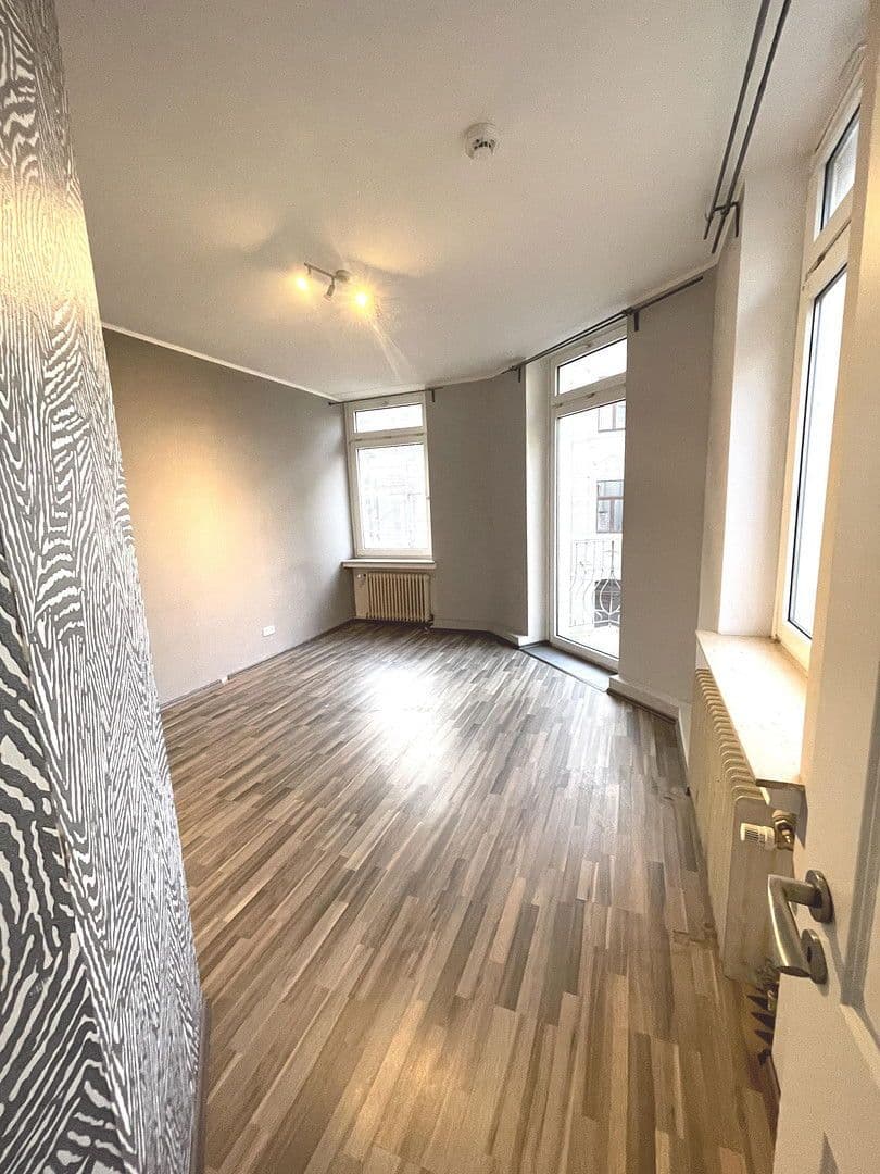 Pronájem bytu 3+1 80 m², Schleswiegerstr. 72, Wuppertal, Severní Porýní-Vestfálsko Pronájem bytu 3+1 80 m², Schleswiegerstr. 72, Wuppertal, Severní Porýní-Vestfálsko
