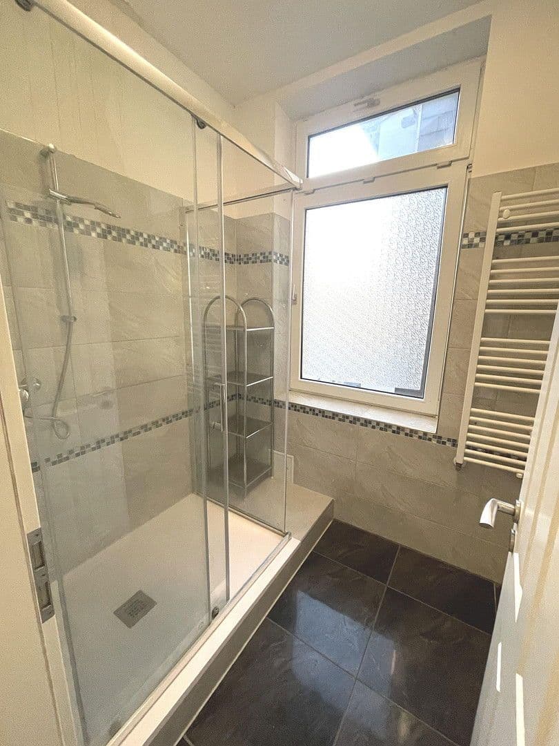 Pronájem bytu 3+1 80 m², Schleswiegerstr. 72, Wuppertal, Severní Porýní-Vestfálsko Pronájem bytu 3+1 80 m², Schleswiegerstr. 72, Wuppertal, Severní Porýní-Vestfálsko