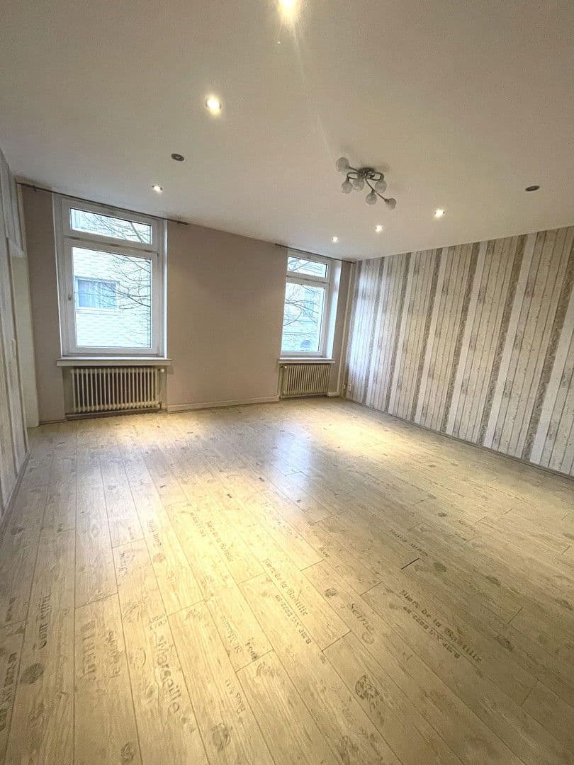 Pronájem bytu 3+1 80 m², Schleswiegerstr. 72, Wuppertal, Severní Porýní-Vestfálsko Pronájem bytu 3+1 80 m², Schleswiegerstr. 72, Wuppertal, Severní Porýní-Vestfálsko