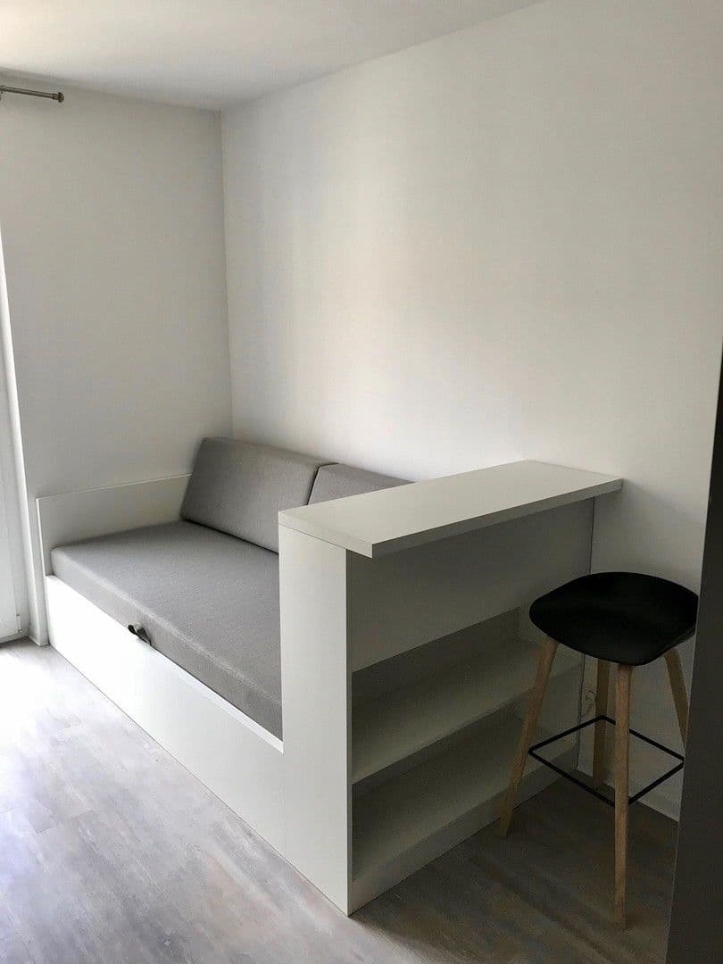 Pronájem bytu 1+1 20 m², Koloniestr 11-12, Berlin, Berlín Pronájem bytu 1+1 20 m², Koloniestr 11-12, Berlin, Berlín