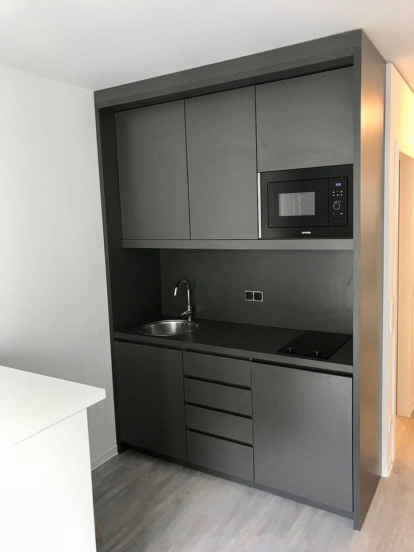 Pronájem bytu 1+1 20 m², Koloniestr 11-12, Berlin, Berlín Pronájem bytu 1+1 20 m², Koloniestr 11-12, Berlin, Berlín