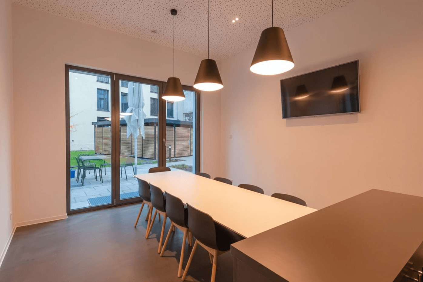 Pronájem bytu 1+1 20 m², Koloniestr 11-12, Berlin, Berlín Pronájem bytu 1+1 20 m², Koloniestr 11-12, Berlin, Berlín