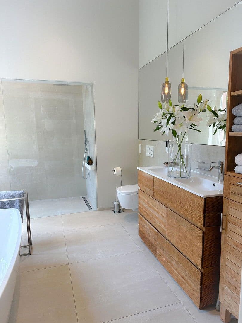 Pronájem bytu 4+1 160 m², Frankfurt, Hessen Pronájem bytu 4+1 160 m², Frankfurt, Hessen