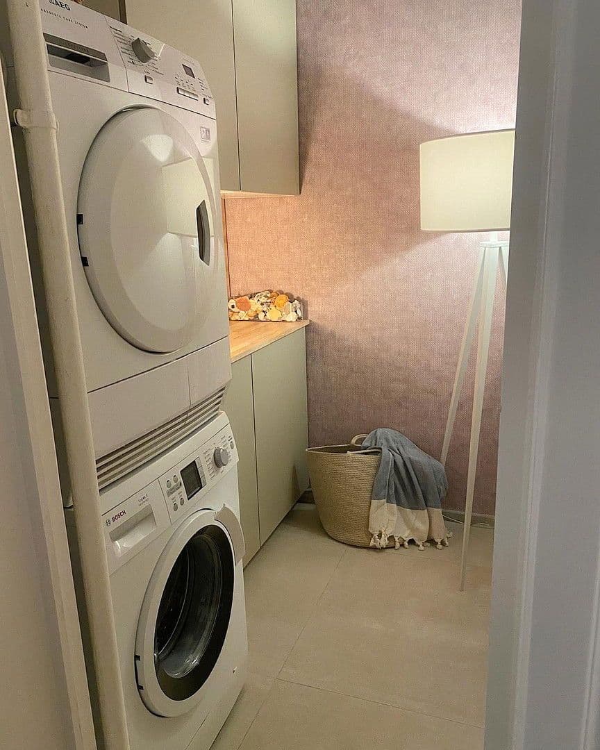 Pronájem bytu 4+1 160 m², Frankfurt, Hessen Pronájem bytu 4+1 160 m², Frankfurt, Hessen