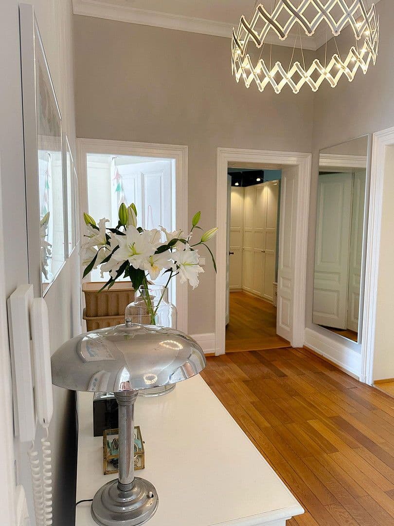 Pronájem bytu 4+1 160 m², Frankfurt, Hessen Pronájem bytu 4+1 160 m², Frankfurt, Hessen