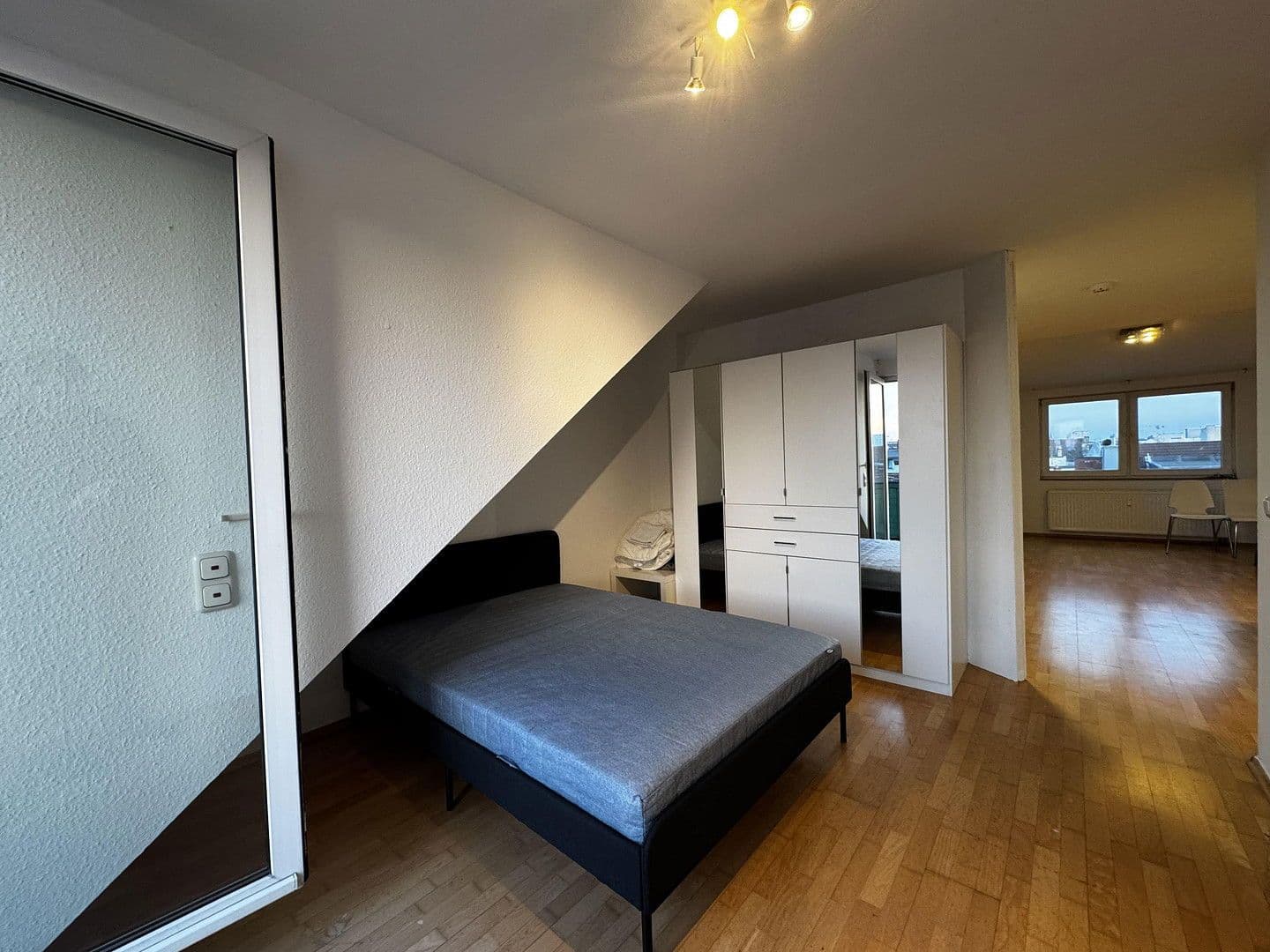 Pronájem bytu 1+kk 40 m², Köln, Severní Porýní-Vestfálsko Pronájem bytu 1+kk 40 m², Köln, Severní Porýní-Vestfálsko