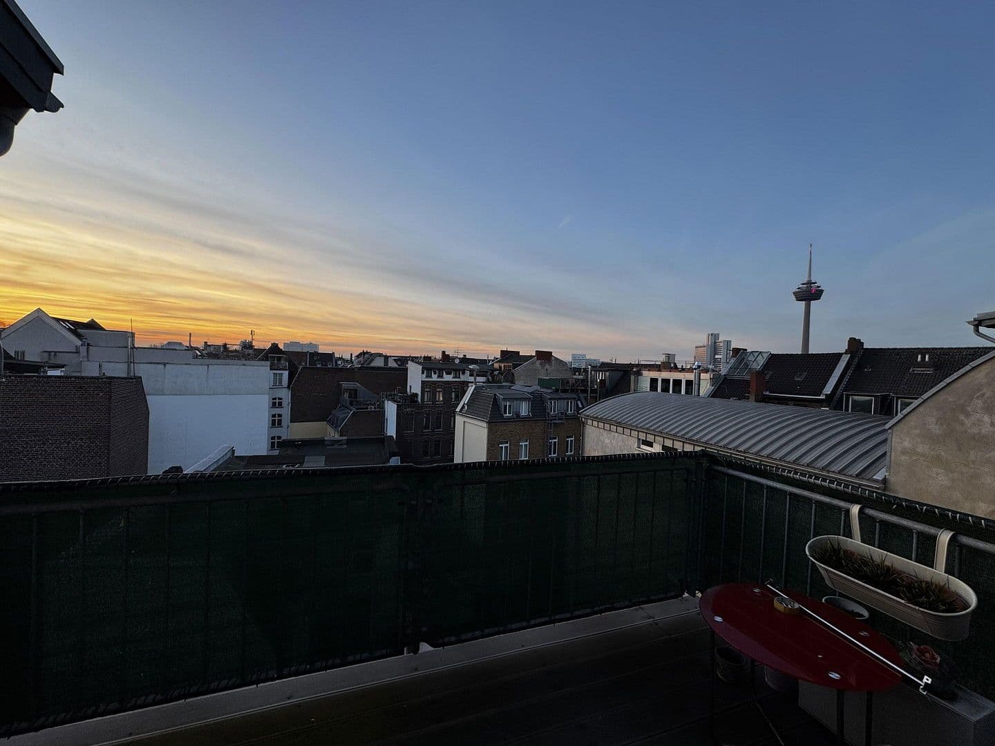 Pronájem bytu 1+kk 40 m², Köln, Severní Porýní-Vestfálsko Pronájem bytu 1+kk 40 m², Köln, Severní Porýní-Vestfálsko