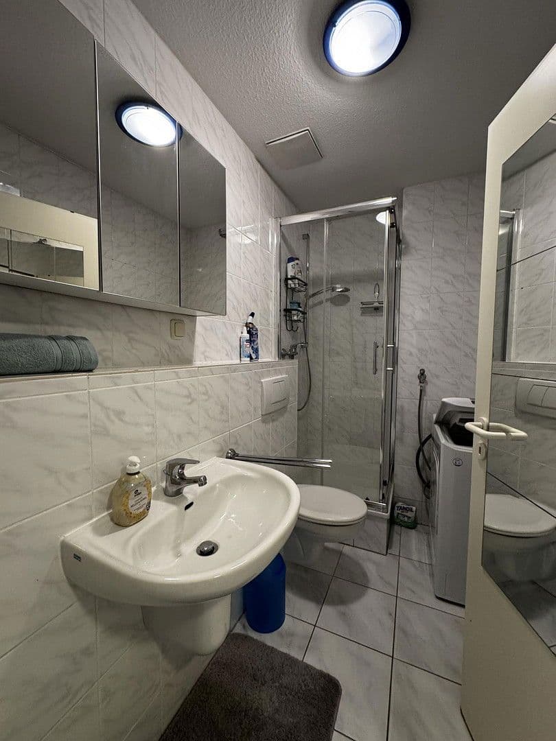 Pronájem bytu 1+kk 40 m², Köln, Severní Porýní-Vestfálsko Pronájem bytu 1+kk 40 m², Köln, Severní Porýní-Vestfálsko