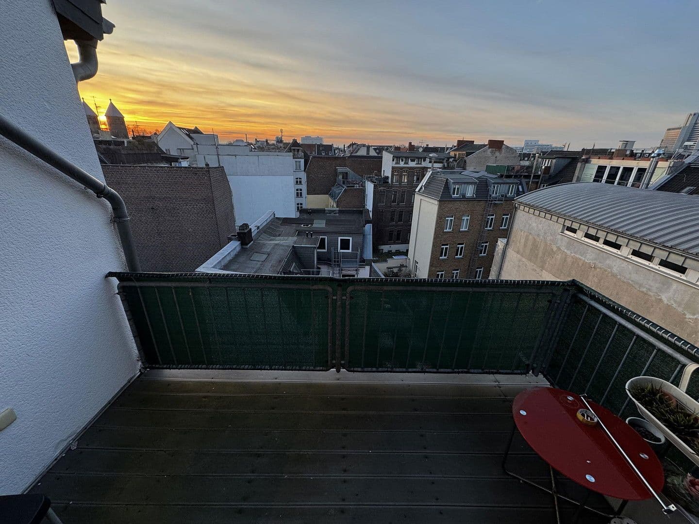 Pronájem bytu 1+kk 40 m², Köln, Severní Porýní-Vestfálsko Pronájem bytu 1+kk 40 m², Köln, Severní Porýní-Vestfálsko