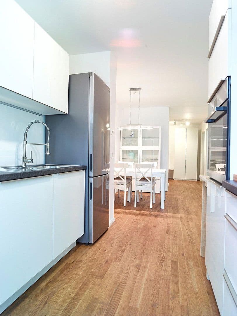 Pronájem bytu 3+1 103 m², Moltkestr. 118, Köln, Severní Porýní-Vestfálsko Pronájem bytu 3+1 103 m², Moltkestr. 118, Köln, Severní Porýní-Vestfálsko