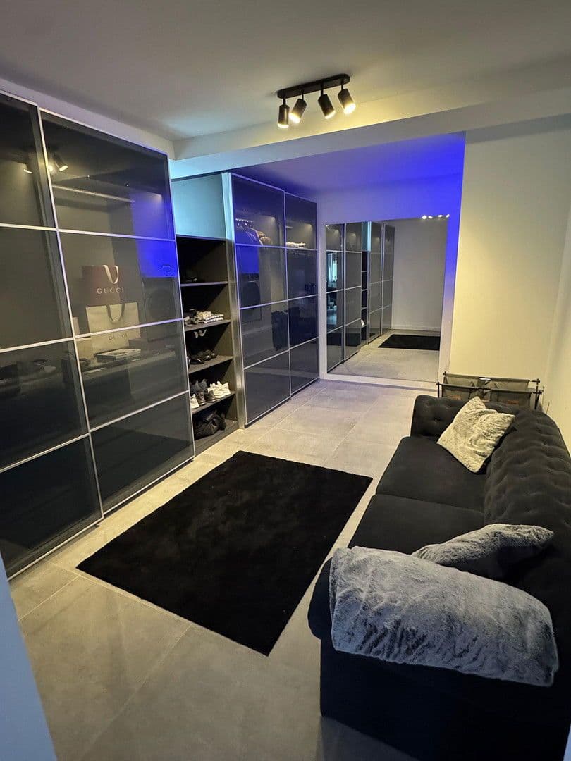 Prodej domu 330 m², pozemek 1.000 m², München, Bavorsko Prodej domu 330 m², pozemek 1.000 m², München, Bavorsko