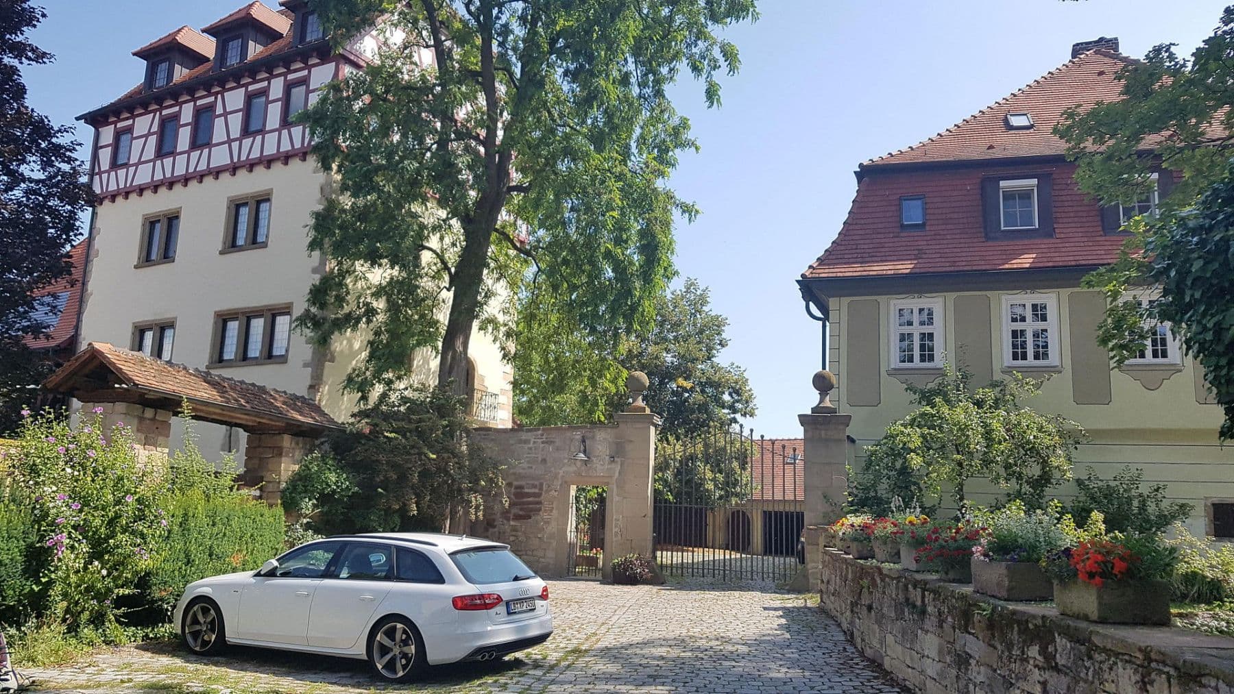 Pronájem bytu 5+1 165 m², Korntal-Münchingen, Bádensko-Württembersko Pronájem bytu 5+1 165 m², Korntal-Münchingen, Bádensko-Württembersko