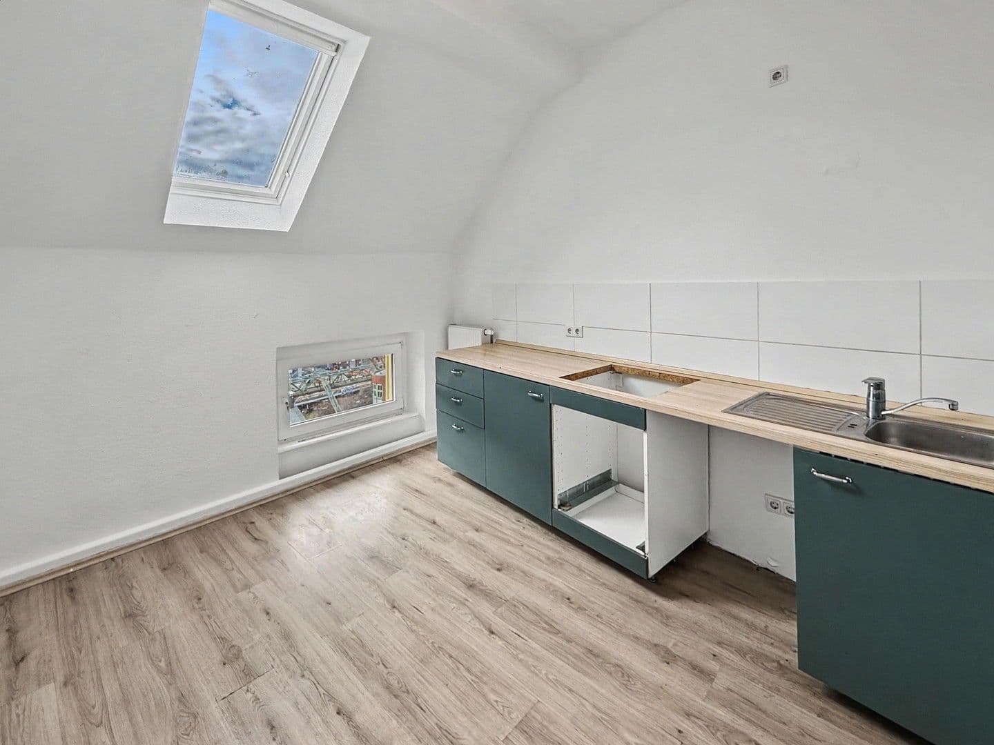 Pronájem bytu 3+1 73 m², Wuppertal, Severní Porýní-Vestfálsko Pronájem bytu 3+1 73 m², Wuppertal, Severní Porýní-Vestfálsko