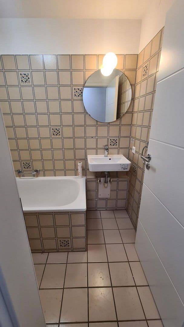 Pronájem bytu 1+1 30 m², Huchenfelder Hauptstr. 91, Pforzheim, Bádensko-Württembersko Pronájem bytu 1+1 30 m², Huchenfelder Hauptstr. 91, Pforzheim, Bádensko-Württembersko