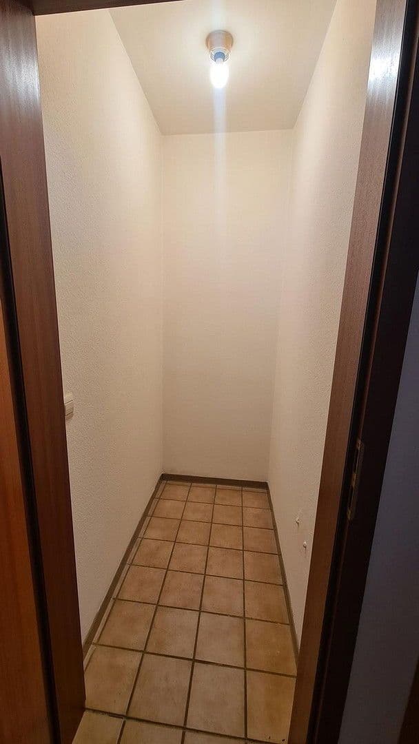Pronájem bytu 1+1 30 m², Huchenfelder Hauptstr. 91, Pforzheim, Bádensko-Württembersko Pronájem bytu 1+1 30 m², Huchenfelder Hauptstr. 91, Pforzheim, Bádensko-Württembersko