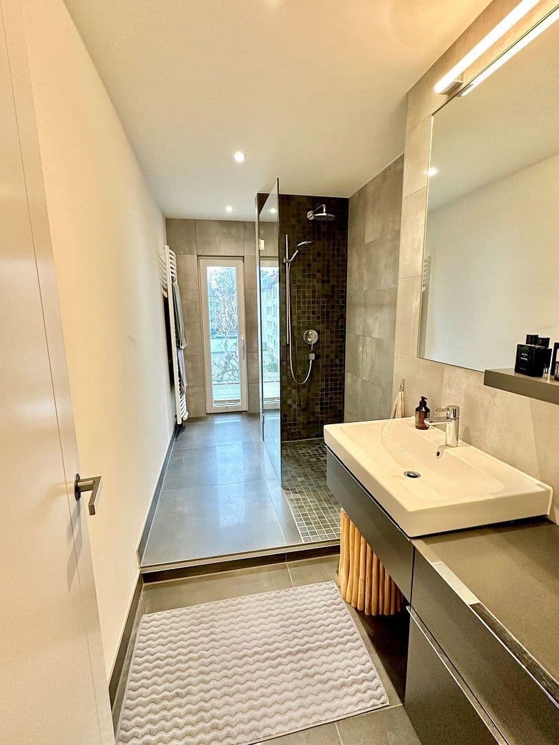 Pronájem bytu 3+1 100 m², Am Jungfernplan 11, Hannover, Dolní Sasko Pronájem bytu 3+1 100 m², Am Jungfernplan 11, Hannover, Dolní Sasko