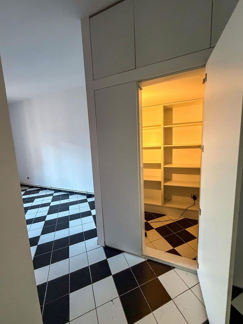 Prodej bytu 3+1 92 m², Berlin, Berlín Prodej bytu 3+1 92 m², Berlin, Berlín