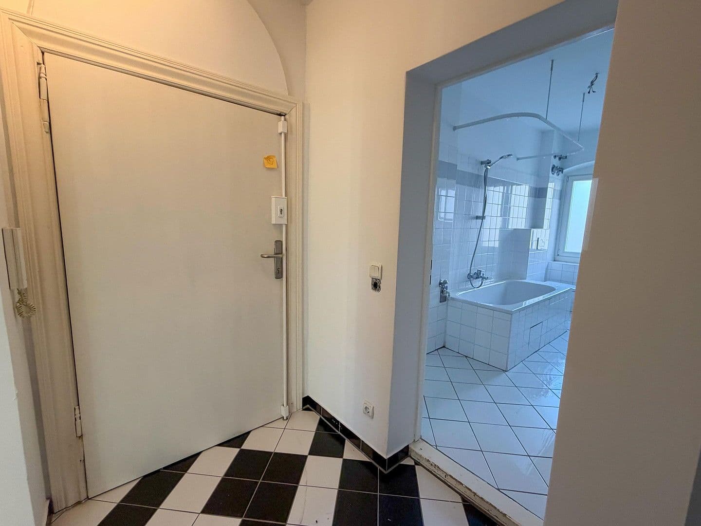 Prodej bytu 3+1 92 m², Berlin, Berlín Prodej bytu 3+1 92 m², Berlin, Berlín