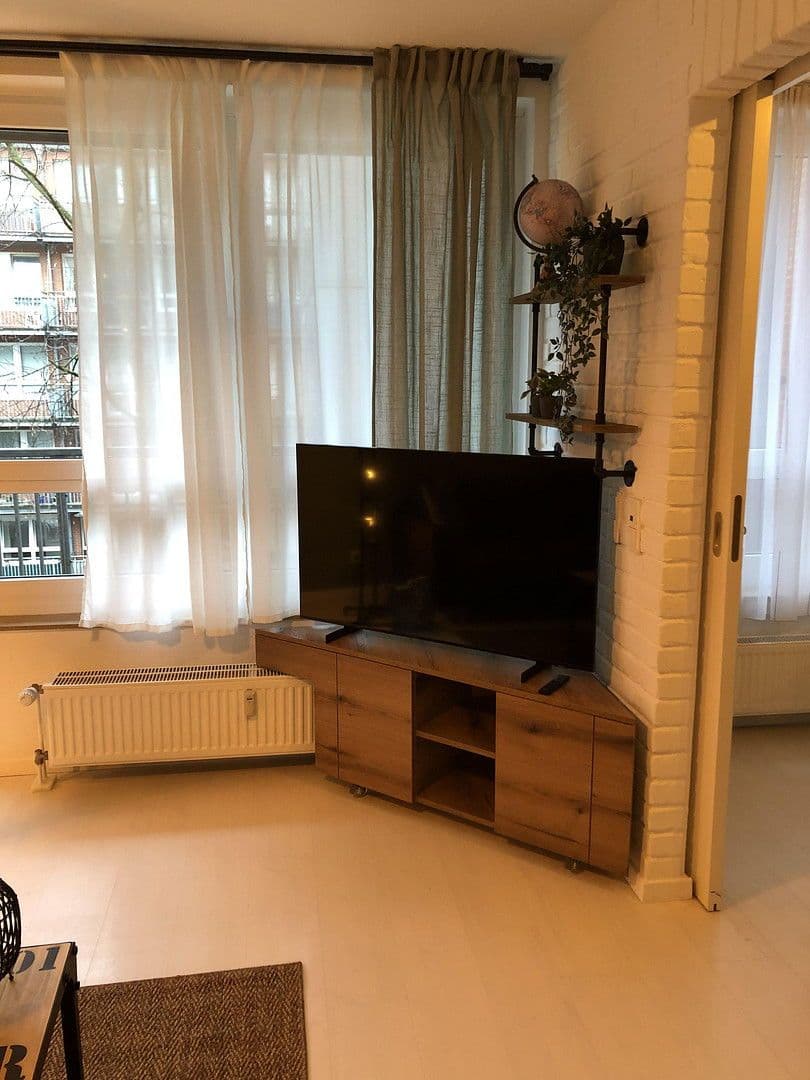 Pronájem bytu 2+1 42 m², Erich-Weinertstr. 139a, Berlin, Berlín Pronájem bytu 2+1 42 m², Erich-Weinertstr. 139a, Berlin, Berlín