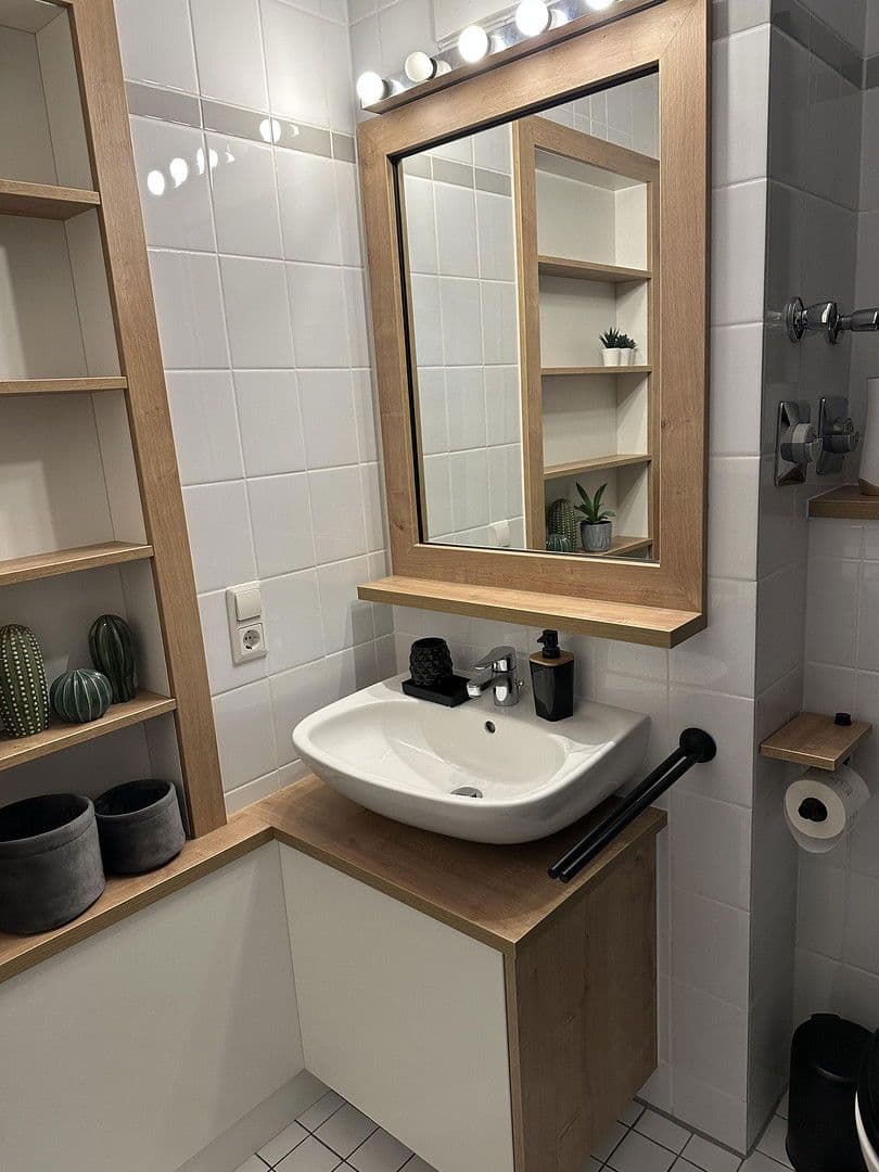 Pronájem bytu 2+1 42 m², Erich-Weinertstr. 139a, Berlin, Berlín Pronájem bytu 2+1 42 m², Erich-Weinertstr. 139a, Berlin, Berlín