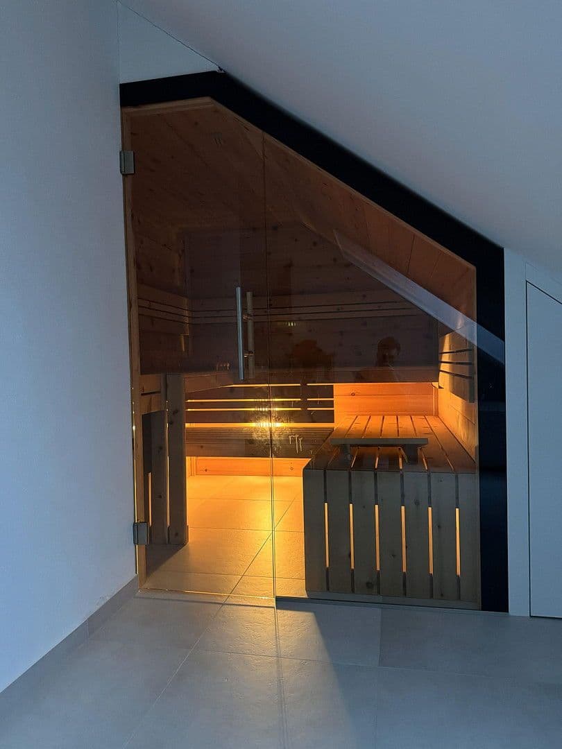 Pronájem bytu 6+1 226 m², Renningen, Bádensko-Württembersko Pronájem bytu 6+1 226 m², Renningen, Bádensko-Württembersko