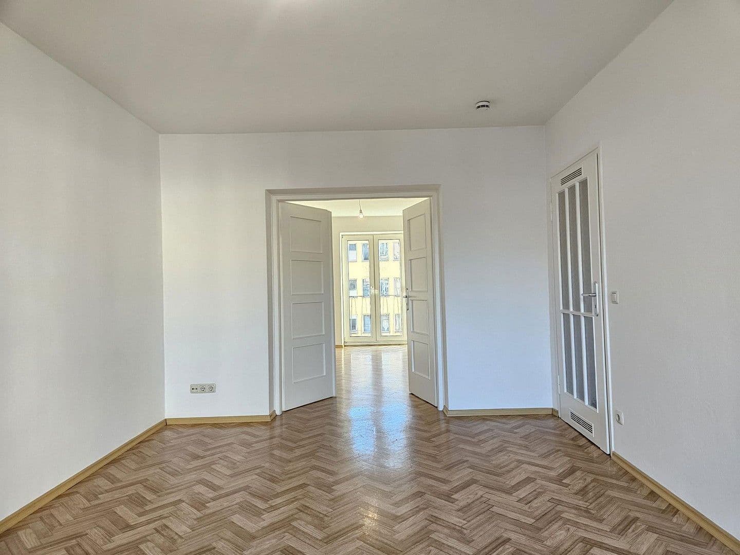 Pronájem bytu 3+1 69 m², Paul-Heyse-Straße 19, München, Bavorsko Pronájem bytu 3+1 69 m², Paul-Heyse-Straße 19, München, Bavorsko