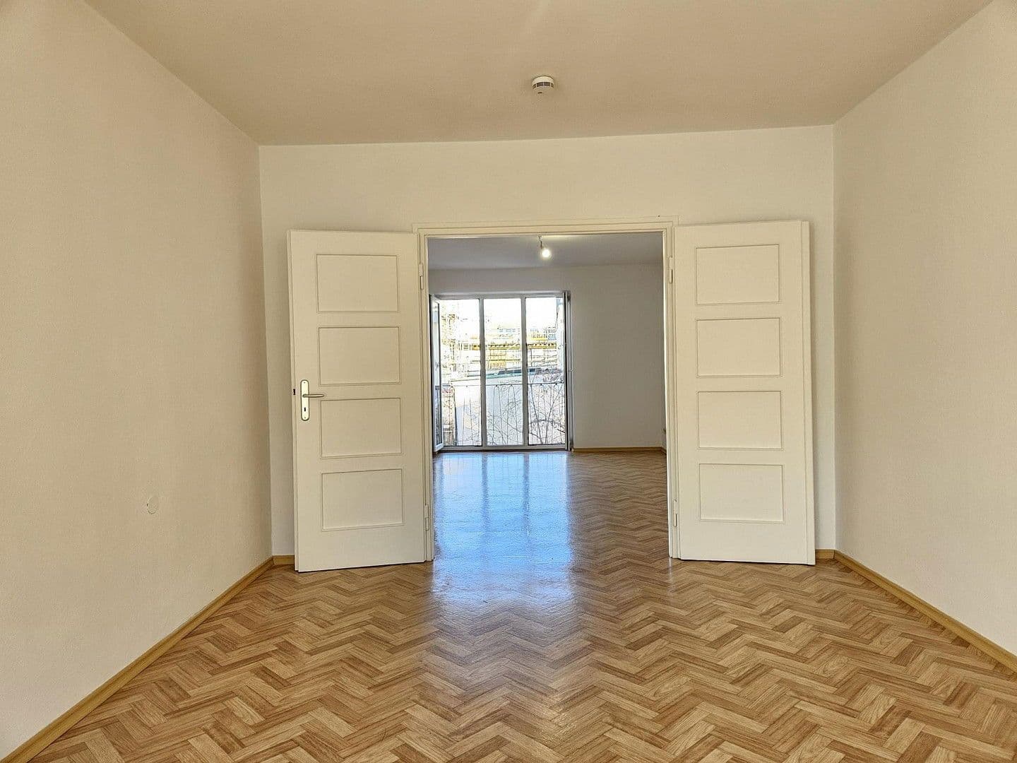Pronájem bytu 3+1 69 m², Paul-Heyse-Straße 19, München, Bavorsko Pronájem bytu 3+1 69 m², Paul-Heyse-Straße 19, München, Bavorsko