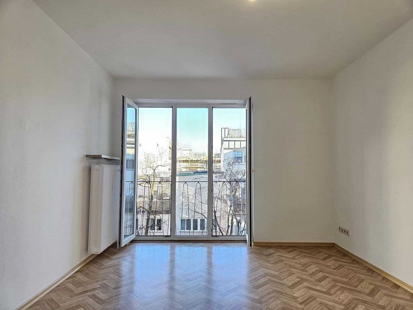 Pronájem bytu 3+1 69 m², Paul-Heyse-Straße 19, München, Bavorsko Pronájem bytu 3+1 69 m², Paul-Heyse-Straße 19, München, Bavorsko