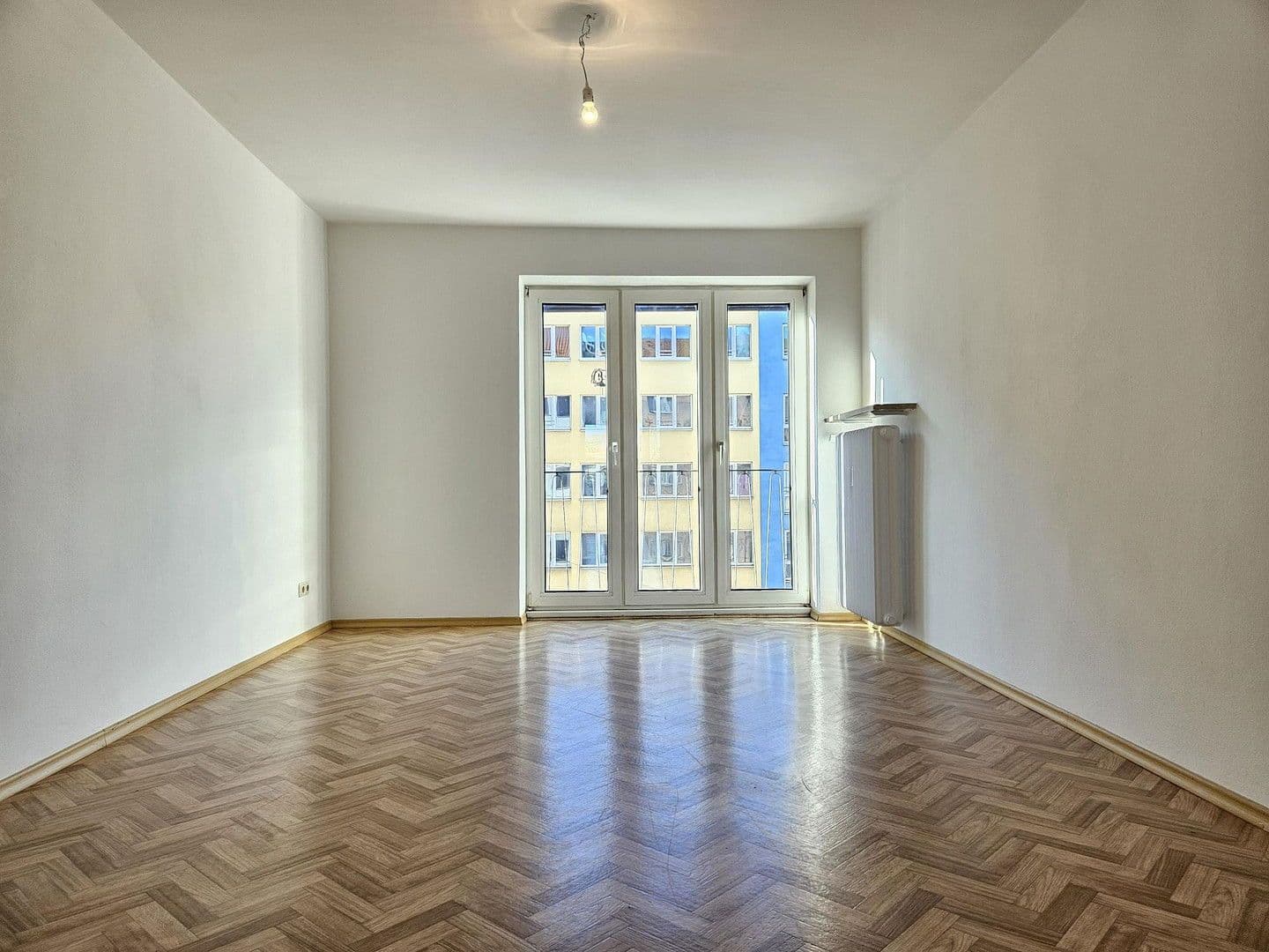 Pronájem bytu 3+1 69 m², Paul-Heyse-Straße 19, München, Bavorsko Pronájem bytu 3+1 69 m², Paul-Heyse-Straße 19, München, Bavorsko
