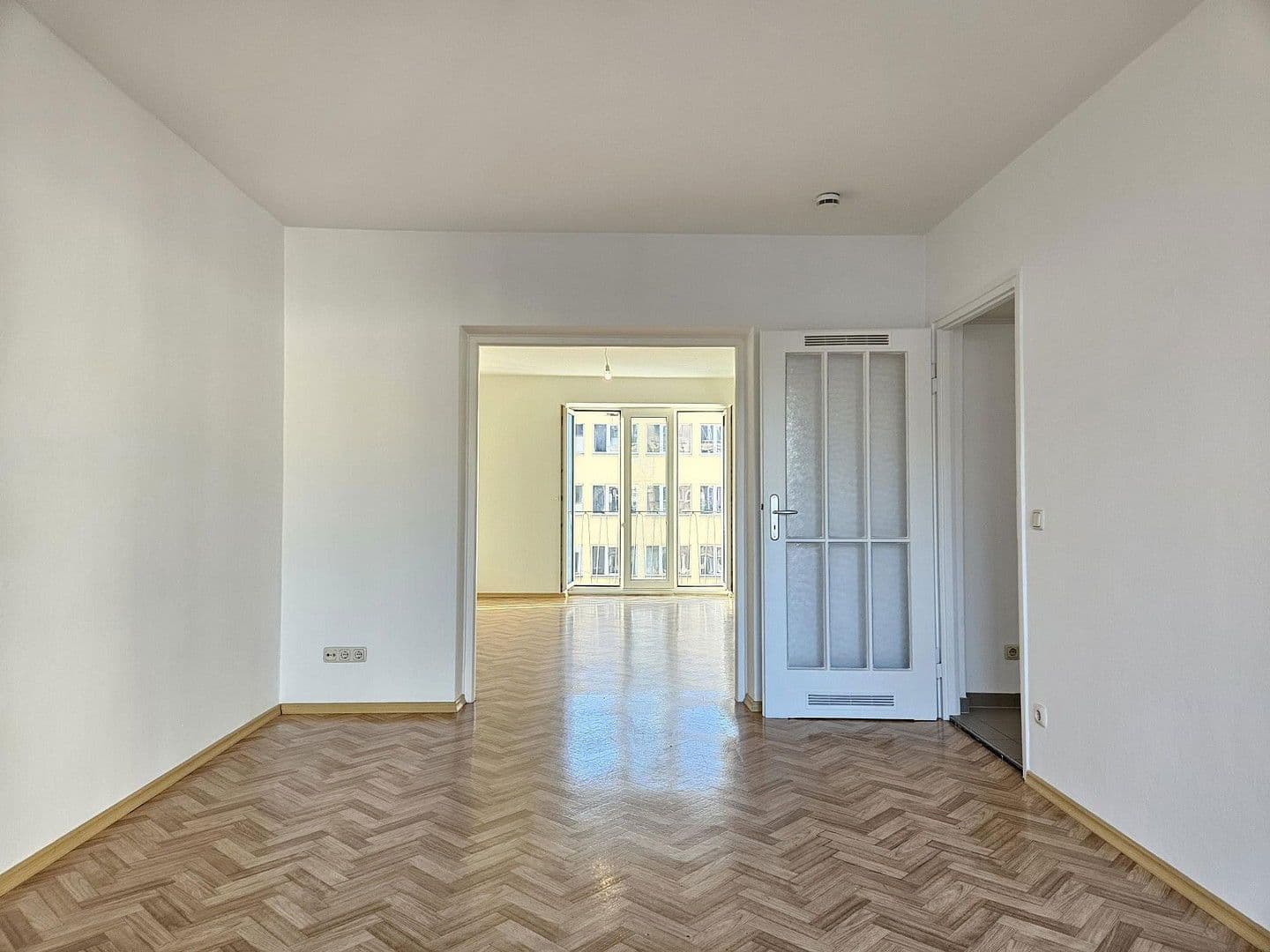 Pronájem bytu 3+1 69 m², Paul-Heyse-Straße 19, München, Bavorsko Pronájem bytu 3+1 69 m², Paul-Heyse-Straße 19, München, Bavorsko
