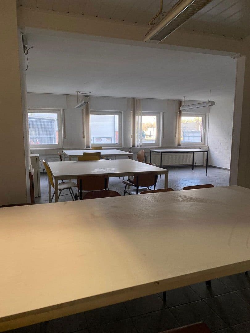 Pronájem nebytového prostoru 472 m², Daimlerstraße 5-8, Hörstel, Severní Porýní-Vestfálsko Pronájem nebytového prostoru 472 m², Daimlerstraße 5-8, Hörstel, Severní Porýní-Vestfálsko