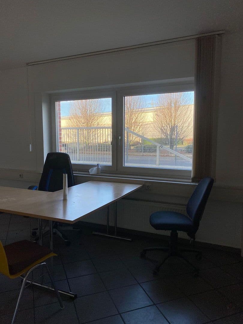 Pronájem nebytového prostoru 472 m², Daimlerstraße 5-8, Hörstel, Severní Porýní-Vestfálsko Pronájem nebytového prostoru 472 m², Daimlerstraße 5-8, Hörstel, Severní Porýní-Vestfálsko