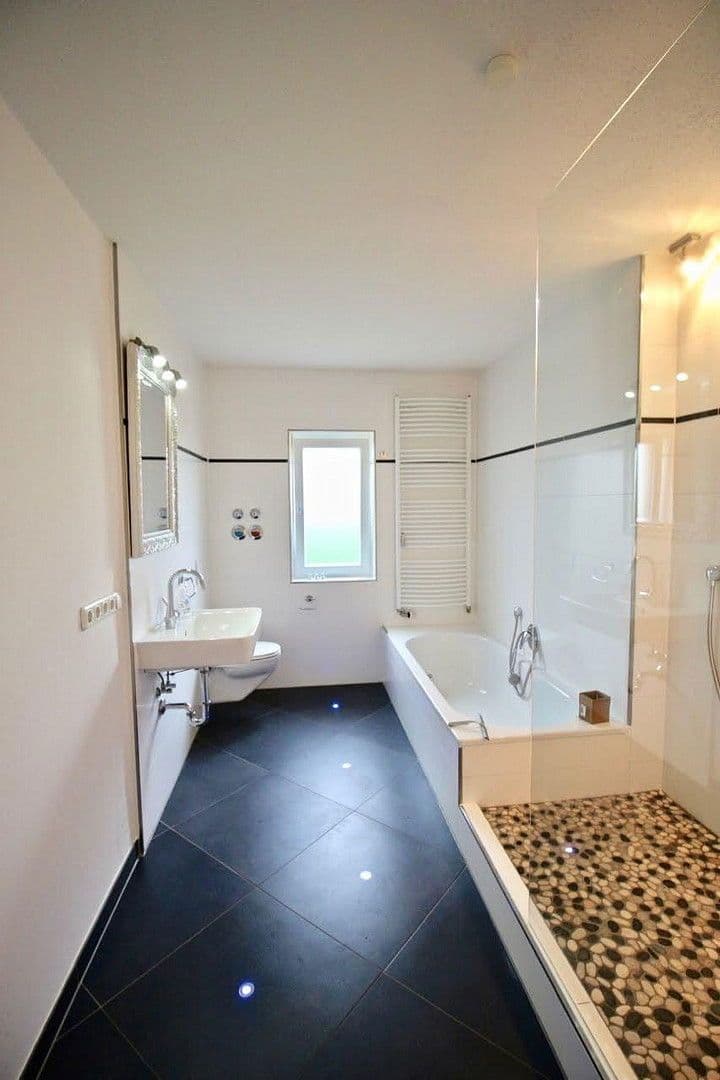 Pronájem bytu 3+1 109 m², Hochederstraße 9, München, Bavorsko Pronájem bytu 3+1 109 m², Hochederstraße 9, München, Bavorsko