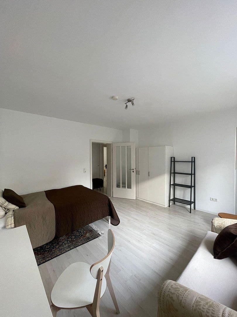 Pronájem bytu 3+1 65 m², Richard-Strauss-Str.000000, München, Bavorsko Pronájem bytu 3+1 65 m², Richard-Strauss-Str.000000, München, Bavorsko