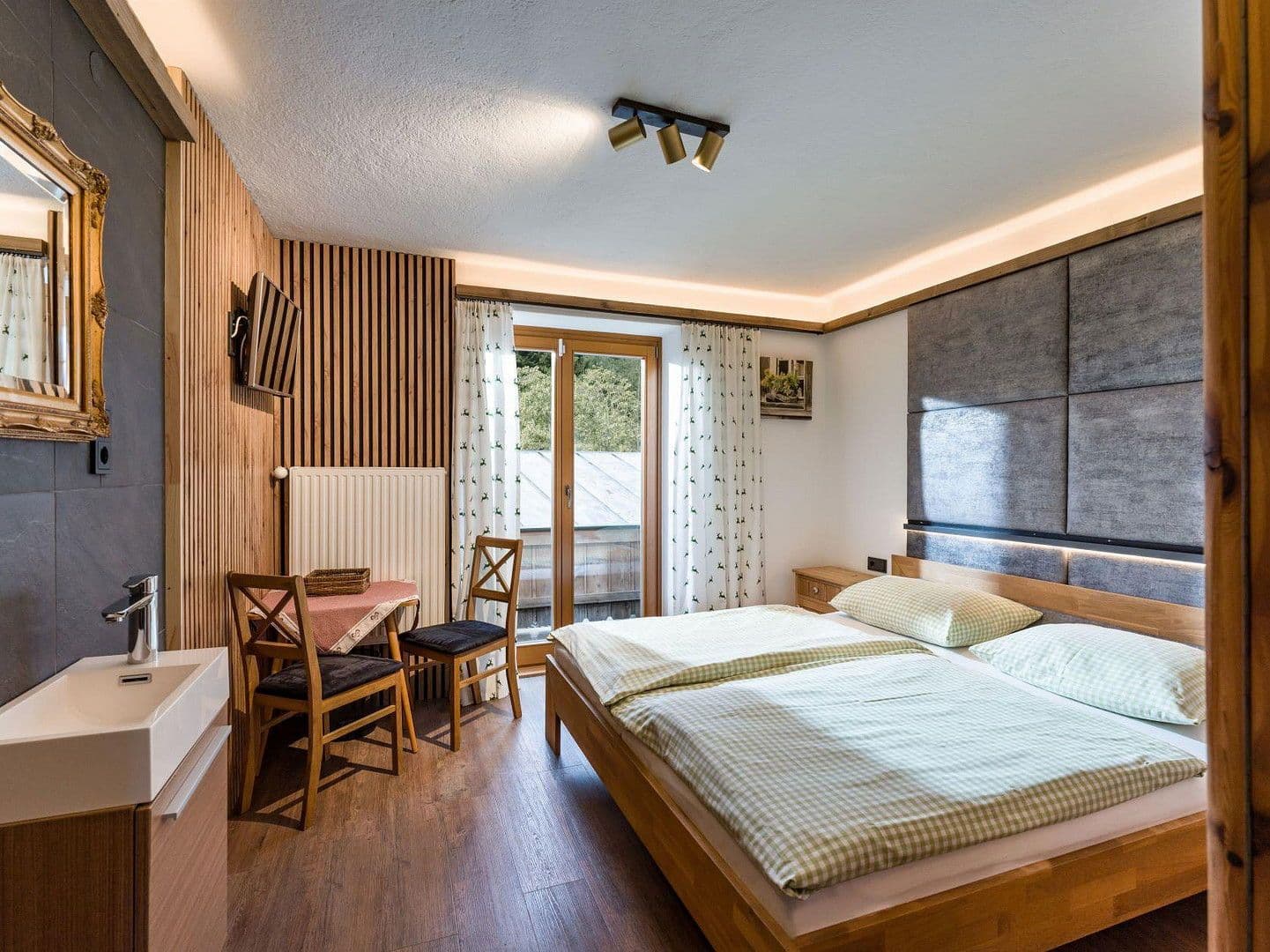 Prodej domu 187 m², pozemek 794 m², Schmiedboden 1, Oberndorf, Tyrolsko Prodej domu 187 m², pozemek 794 m², Schmiedboden 1, Oberndorf, Tyrolsko