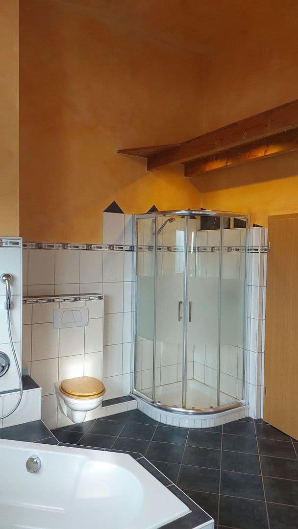 Prodej domu 239 m², pozemek 408 m², Gaggenau, Bádensko-Württembersko Prodej domu 239 m², pozemek 408 m², Gaggenau, Bádensko-Württembersko