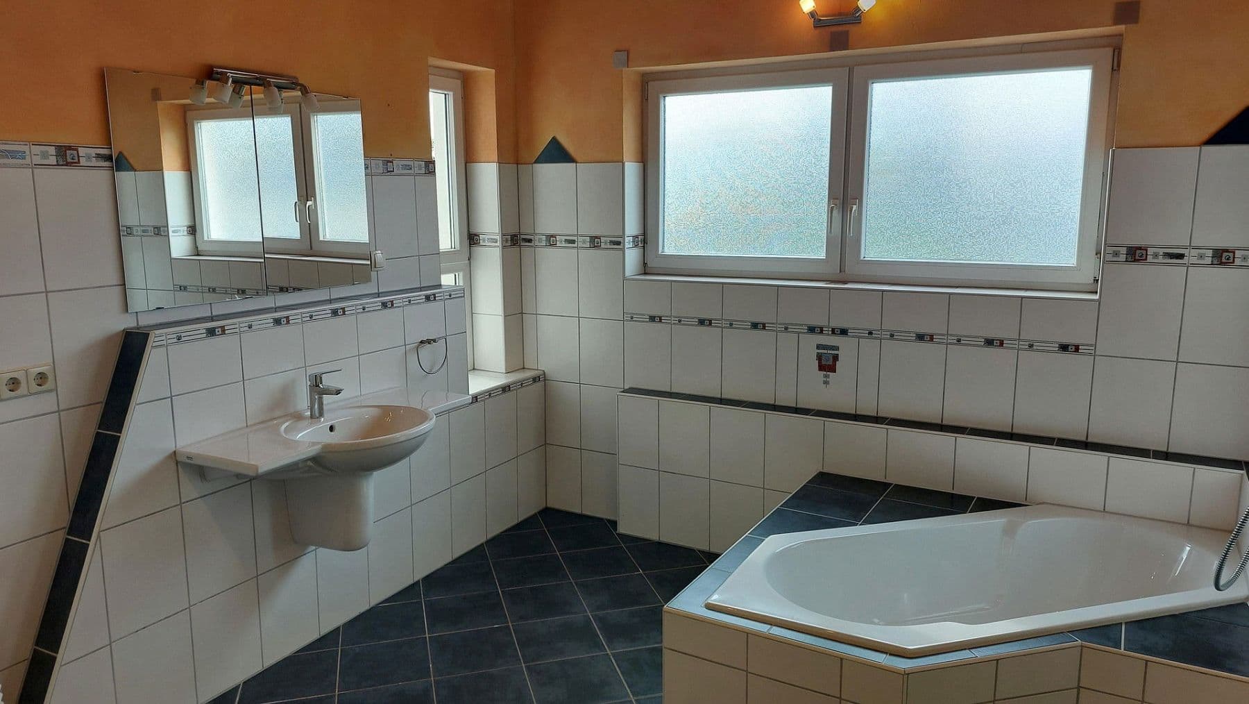 Prodej domu 239 m², pozemek 408 m², Gaggenau, Bádensko-Württembersko Prodej domu 239 m², pozemek 408 m², Gaggenau, Bádensko-Württembersko