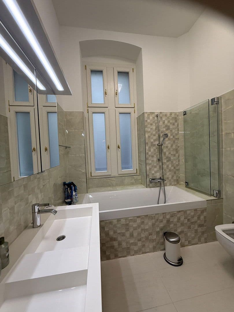 Pronájem bytu 3+1 103 m², Berlin, Berlín Pronájem bytu 3+1 103 m², Berlin, Berlín